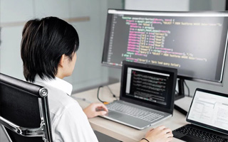 博兴 ,php声明和调用变量的符号是什么？